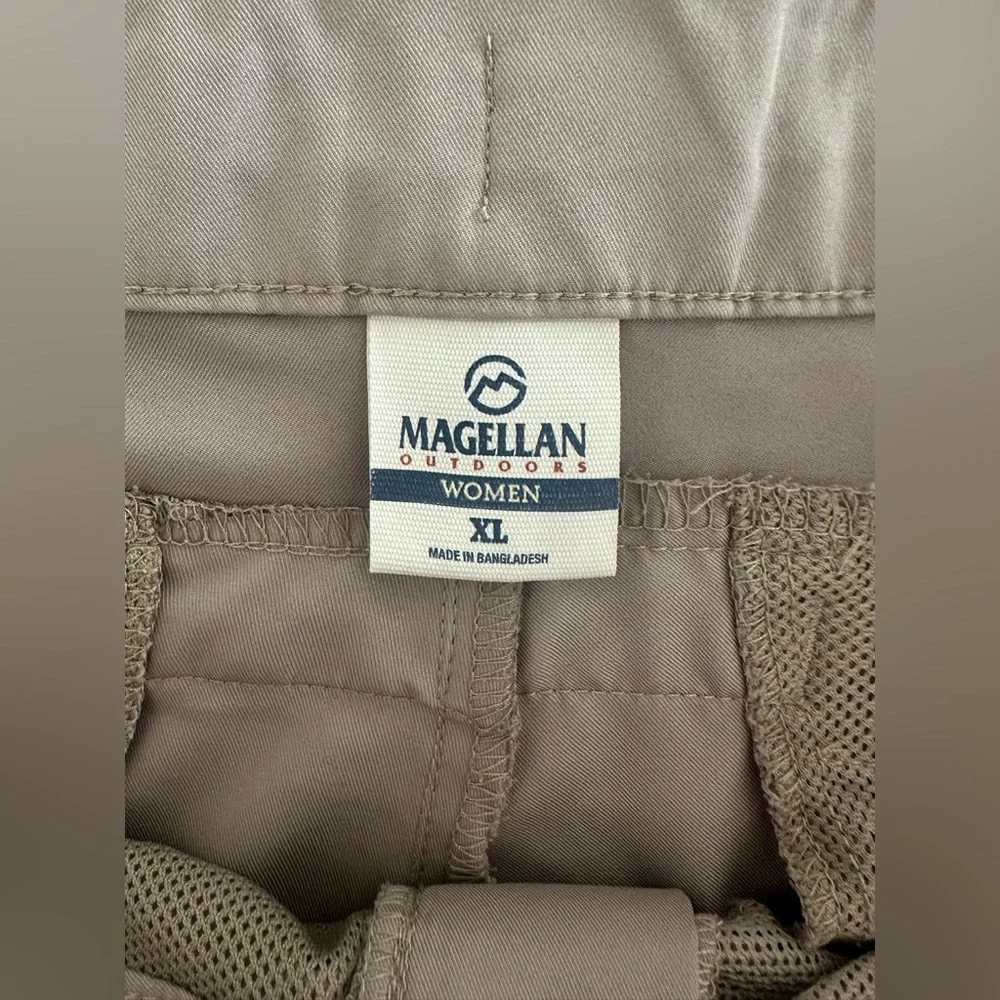 Magellan Outdoors Women’s Falcon Lake Fishing Shorts